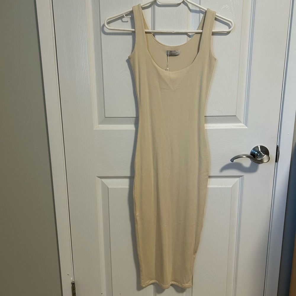 Oh Polly Elegant Cream Sleeveless Dress, Size 0.